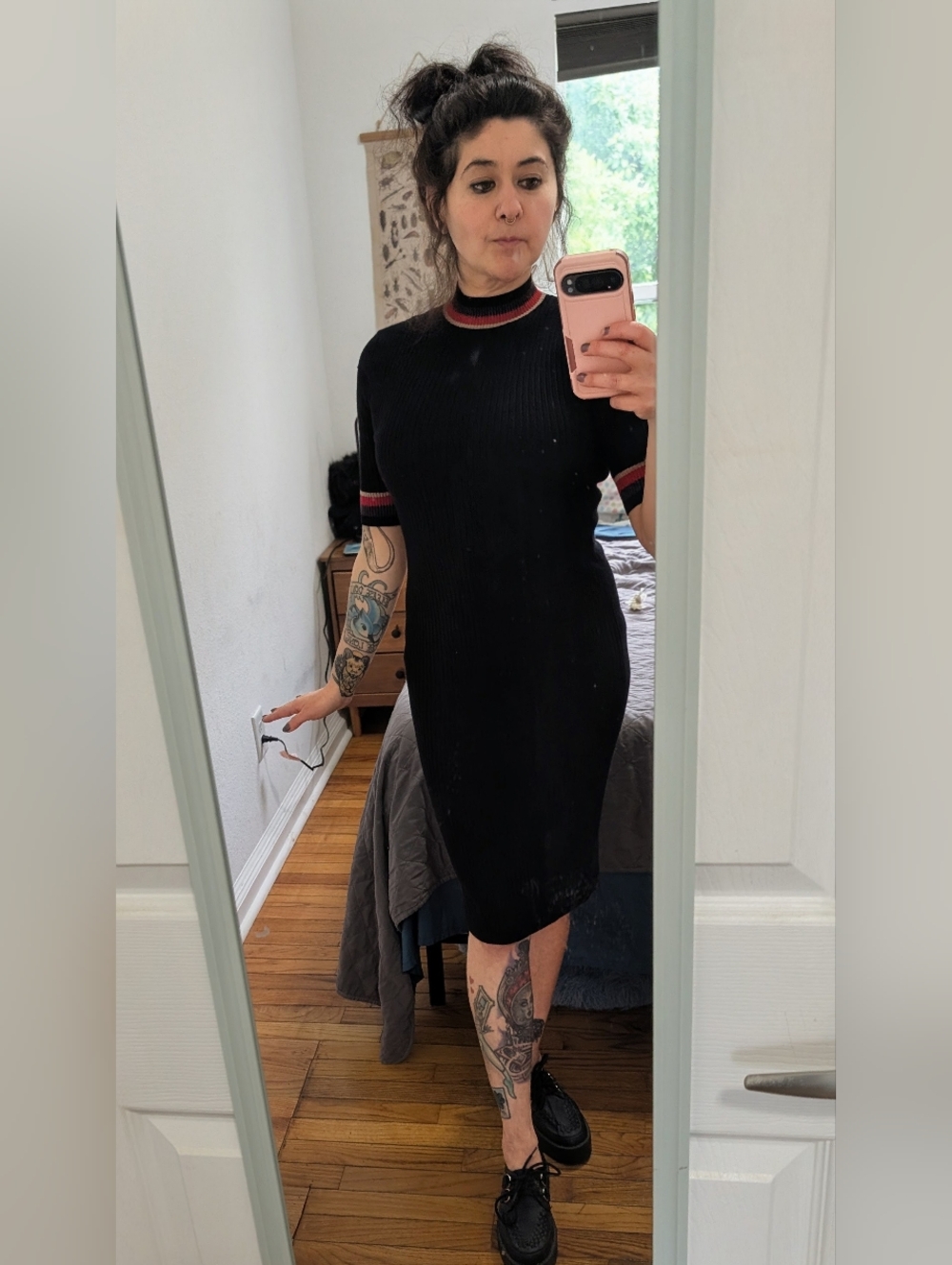 Black Short-Sleeve Ribbed Midi Dress with Contrast Trim